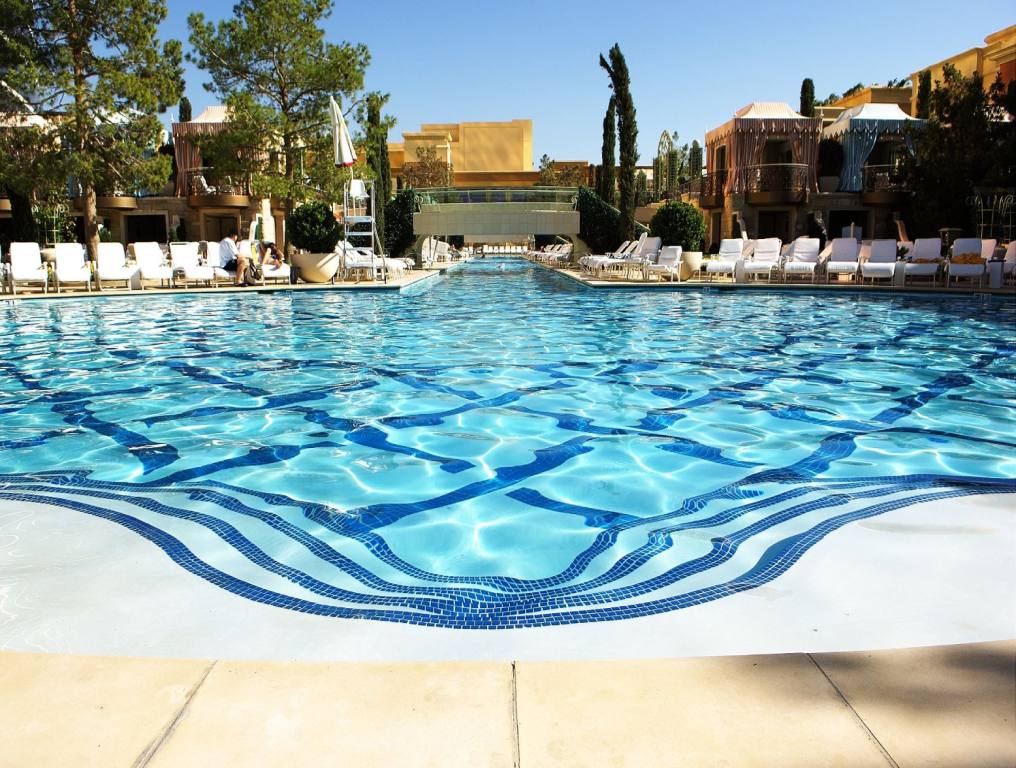 Las Vegas Resort Pools Are Open To Locals