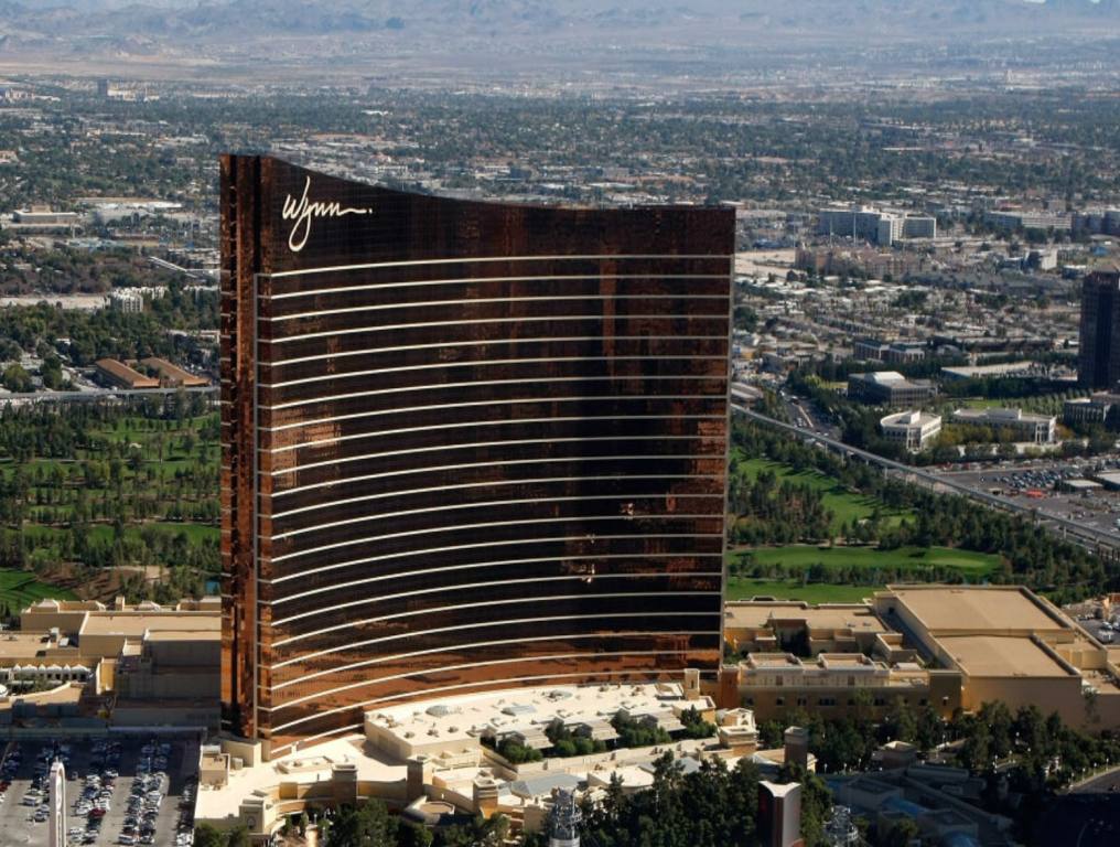 Wynn and Fontainebleau fighting over employees