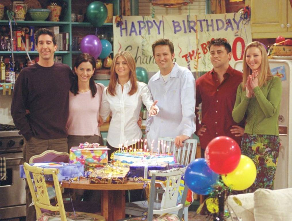 Cast members of NBC's comedy series "Friends." Pictured (l to r): David Schwimmer as Ross Geller, Courteney Cox as Monica Geller, Jennifer Aniston as Rachel Cook, Matthew Perry as Chandler Bing, Matt LeBlanc as Joey Tribbiani and Lisa Kudrow as Phoebe Buffay. Episode: "The One Where They All Turn Thirty."