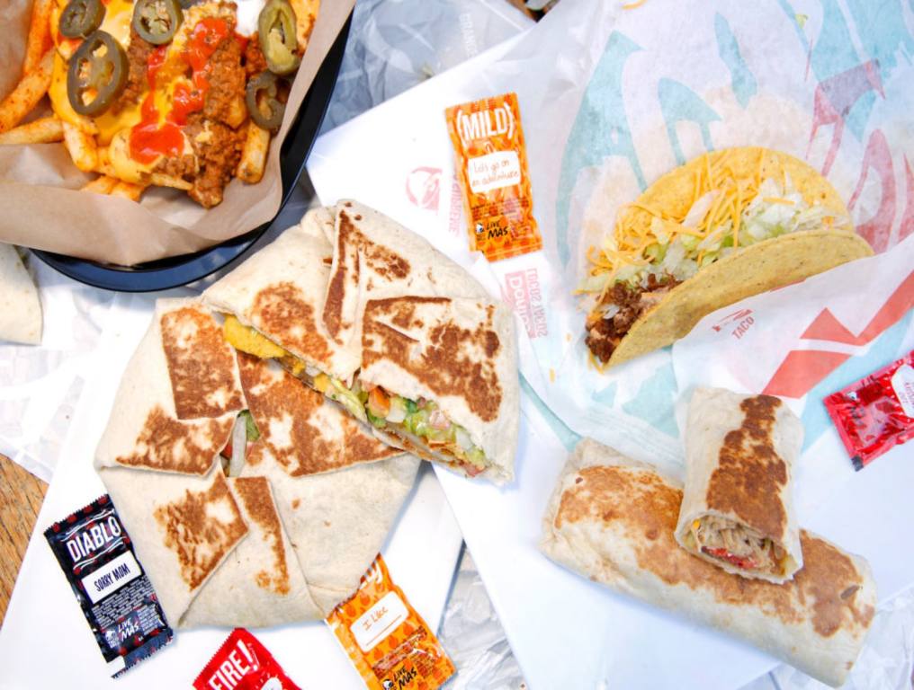 Woman Runs Marathon In Taco Bell Eating Chicken Cantina And Drinking Mountain Dew