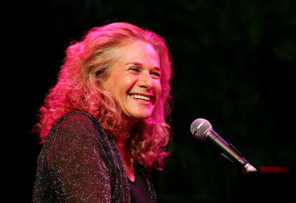 Carole King performs on stage in concert at the Sydney Entertainment Centre on November 30, 2006 in Sydney, Australia.