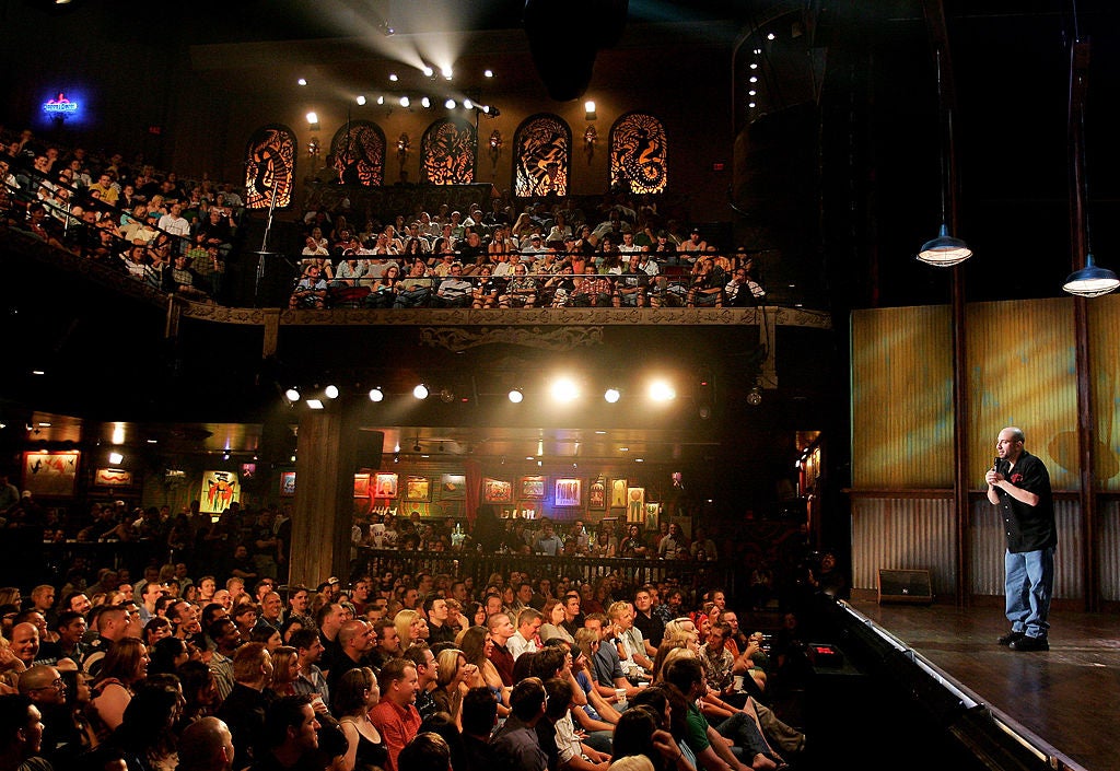 A side shot of the stage and full audience at the House of Blues Las Vegas.